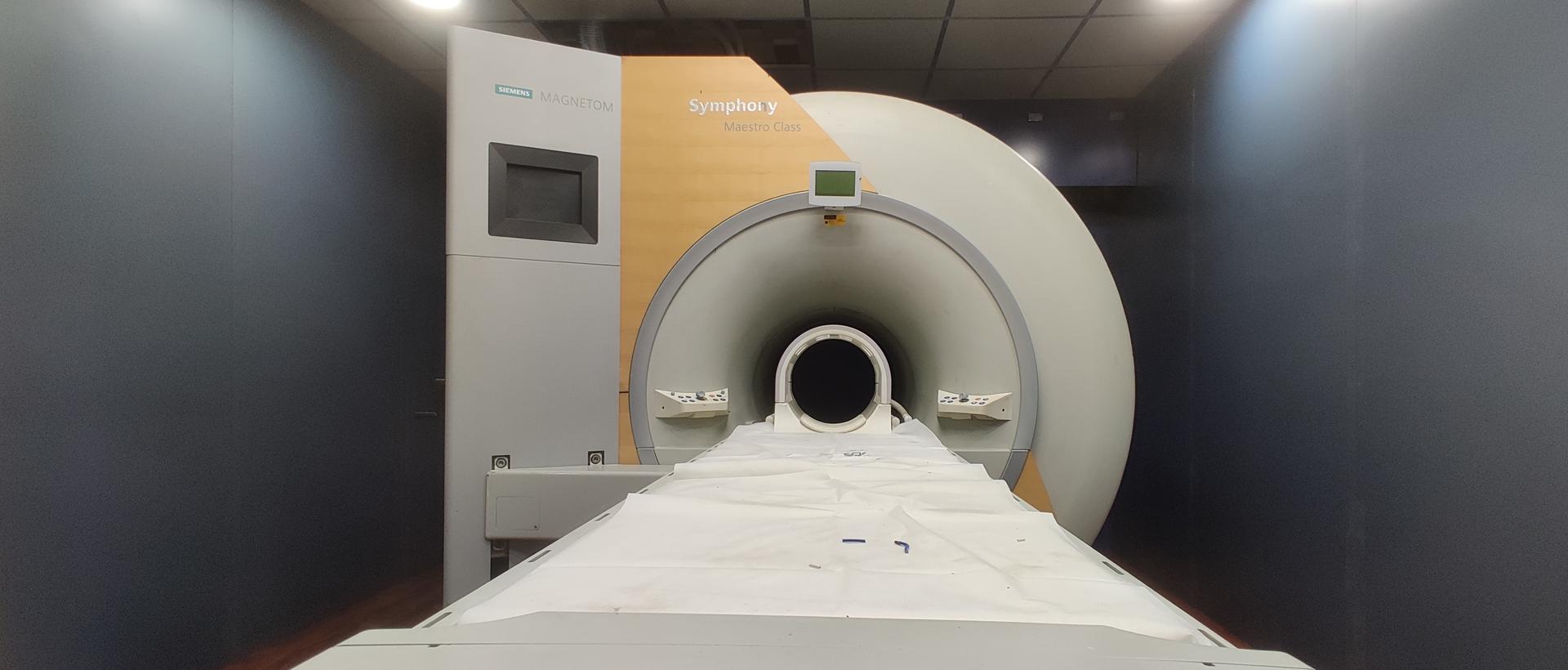 Siemens Symphony MRI Machine